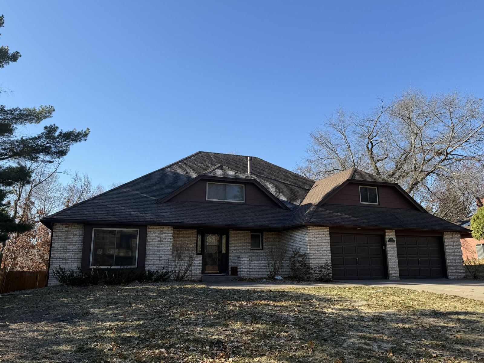 Property Photo:  970 Sherwood Road  MN 55126 