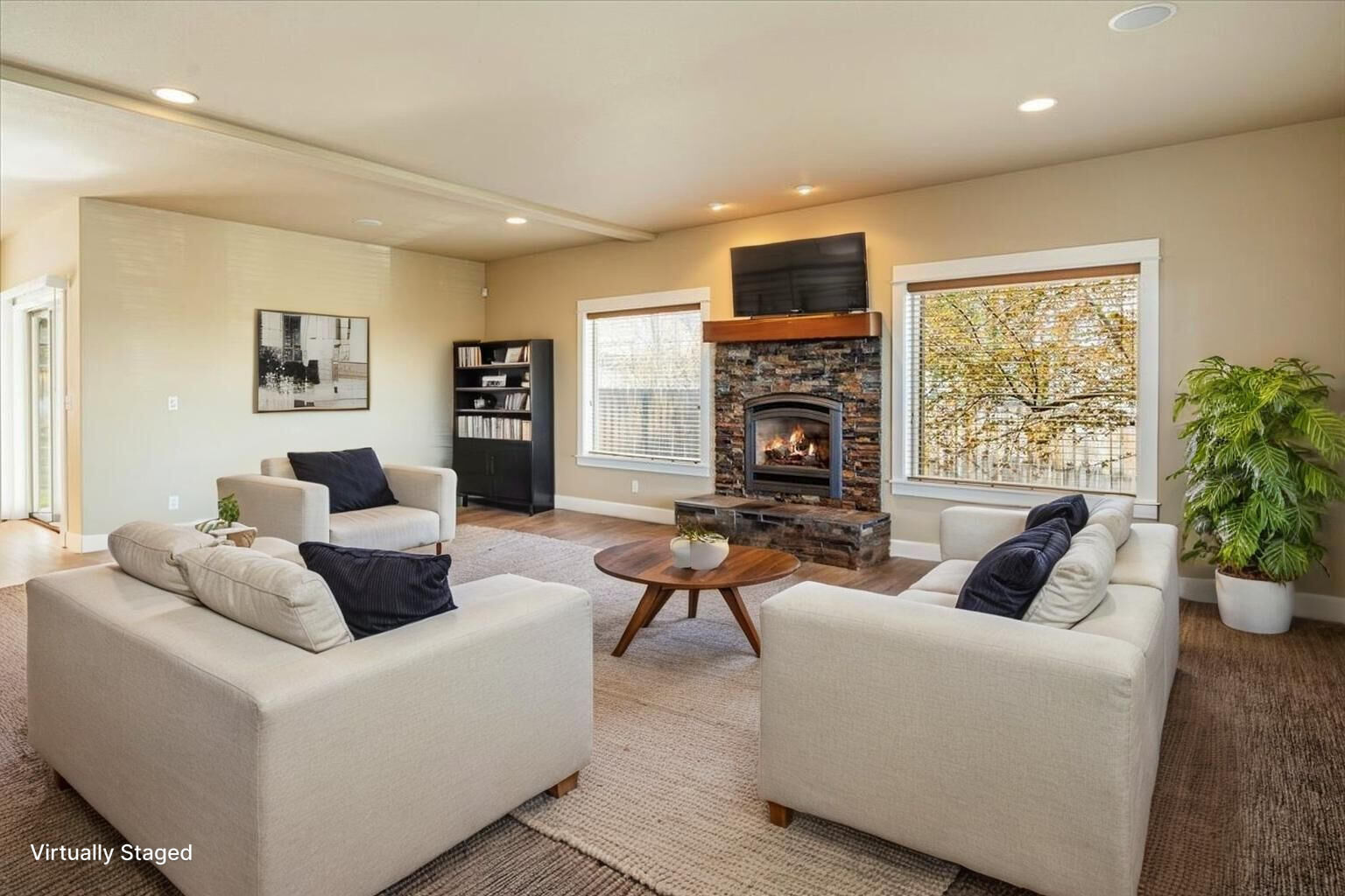 Property Photo: 4122 SW Salmon Place OR 97756