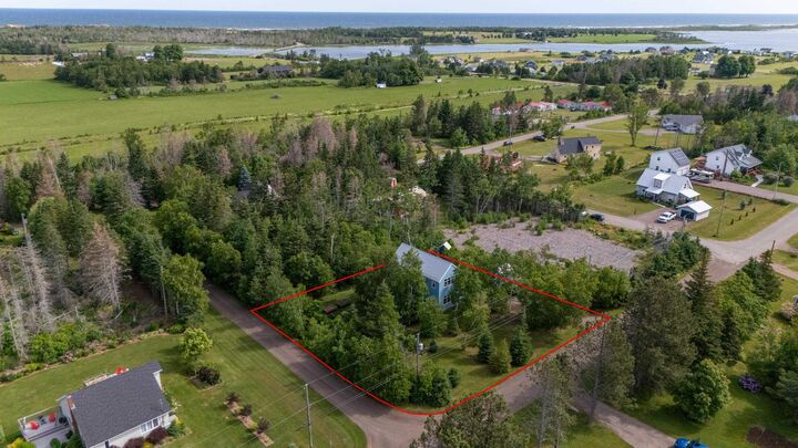 Property Photo:  10 Pine Street  PE C1E 2W1 