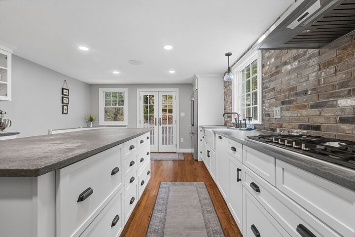 Property Photo:  69 Jennings Rd  MA 02451 