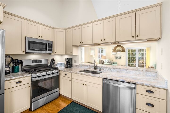 Property Photo:  48 Middlecott Ln Unit 48  MA 02631 