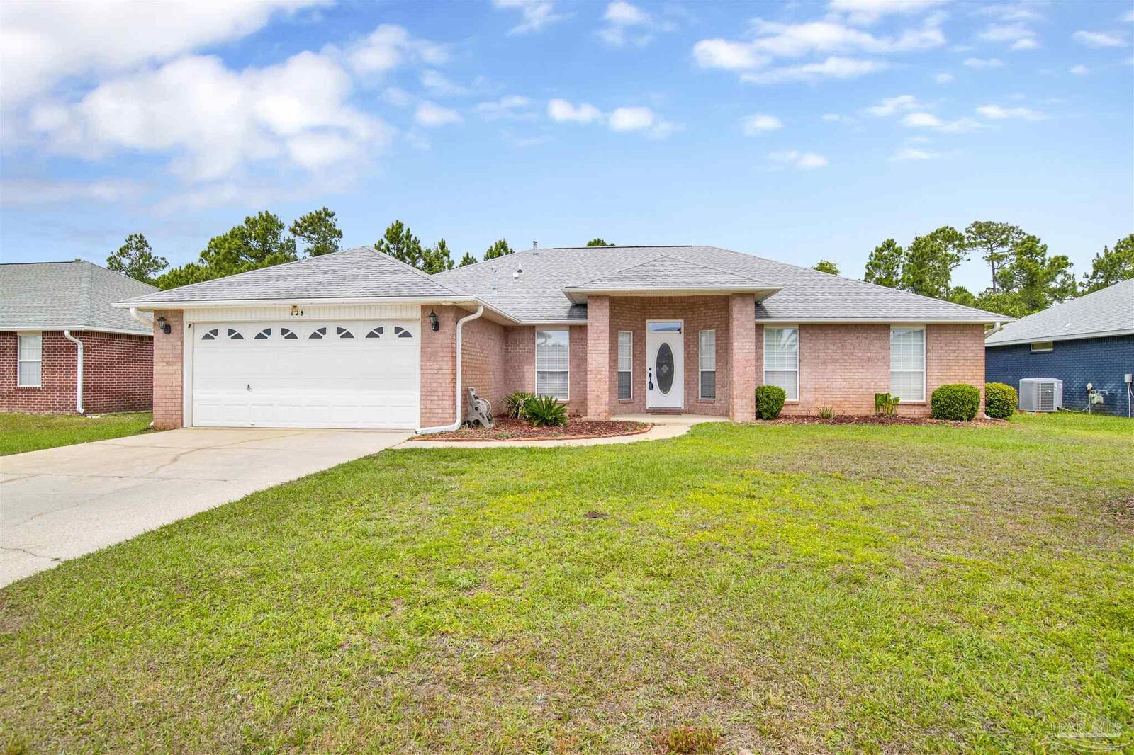 Property Photo: 128 Gunwale Rd FL 32507