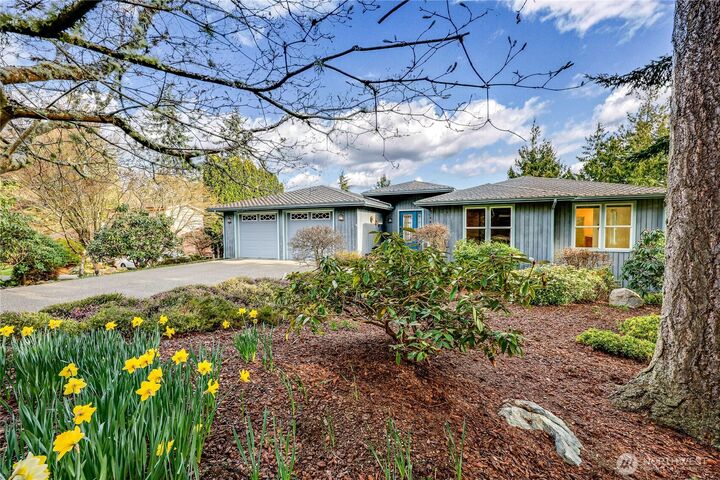 Property Photo:  140  Trafalgar Drive  WA 98368 