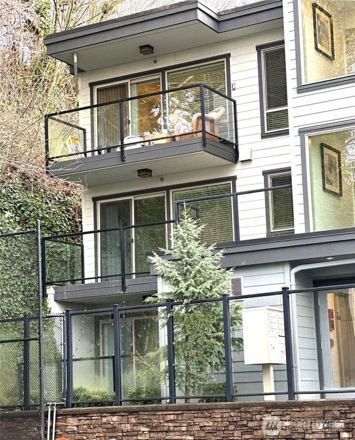 Property Photo:  3212 SE 81st C203  WA 98040 