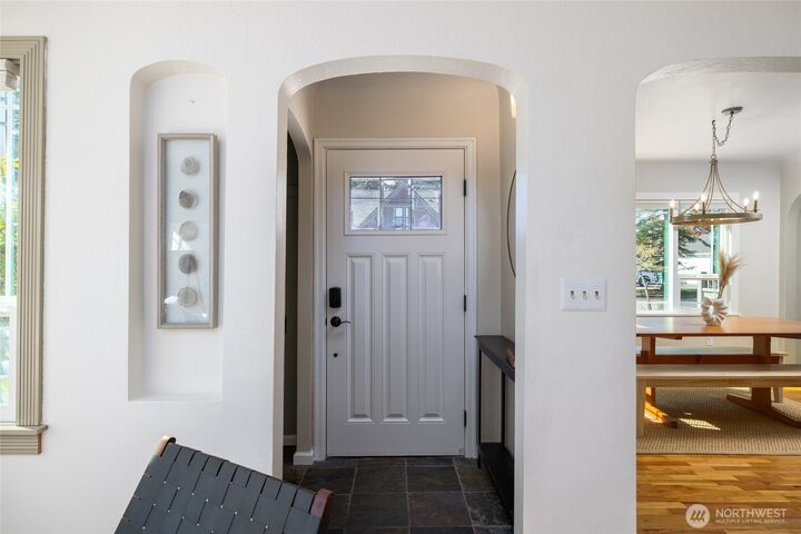 Property Photo:  819  K Avenue  WA 98221 