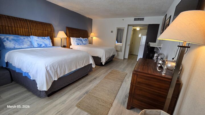 Property Photo:  19201 Collins Avenue 105  FL 33160 