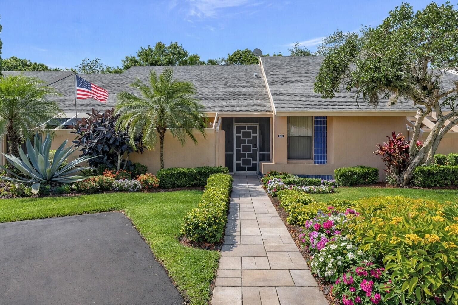 Property Photo: 10884 Waterberry Court FL 33498