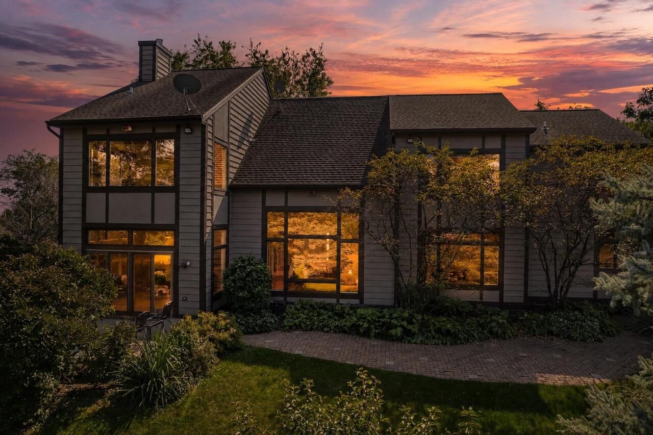 Property Photo: 414 Clearview Court WI 53548