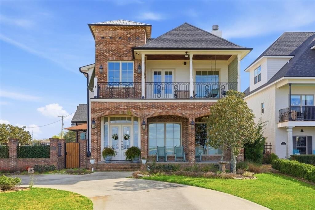 Property Photo: 885 Shell Beach Drive LA 70601