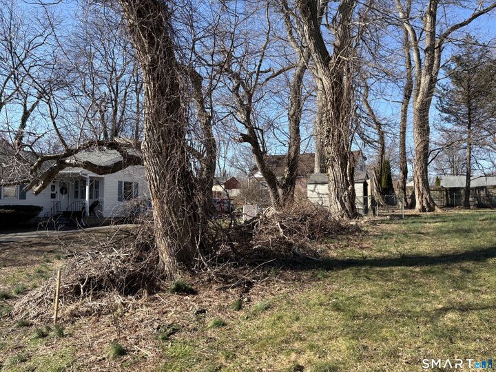 Property Photo:  11 Myron Avenue  CT 06606 