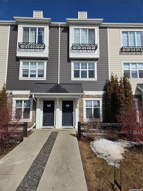 Property Photo:  709 Meadows Boulevard  SK S7V 0H5 