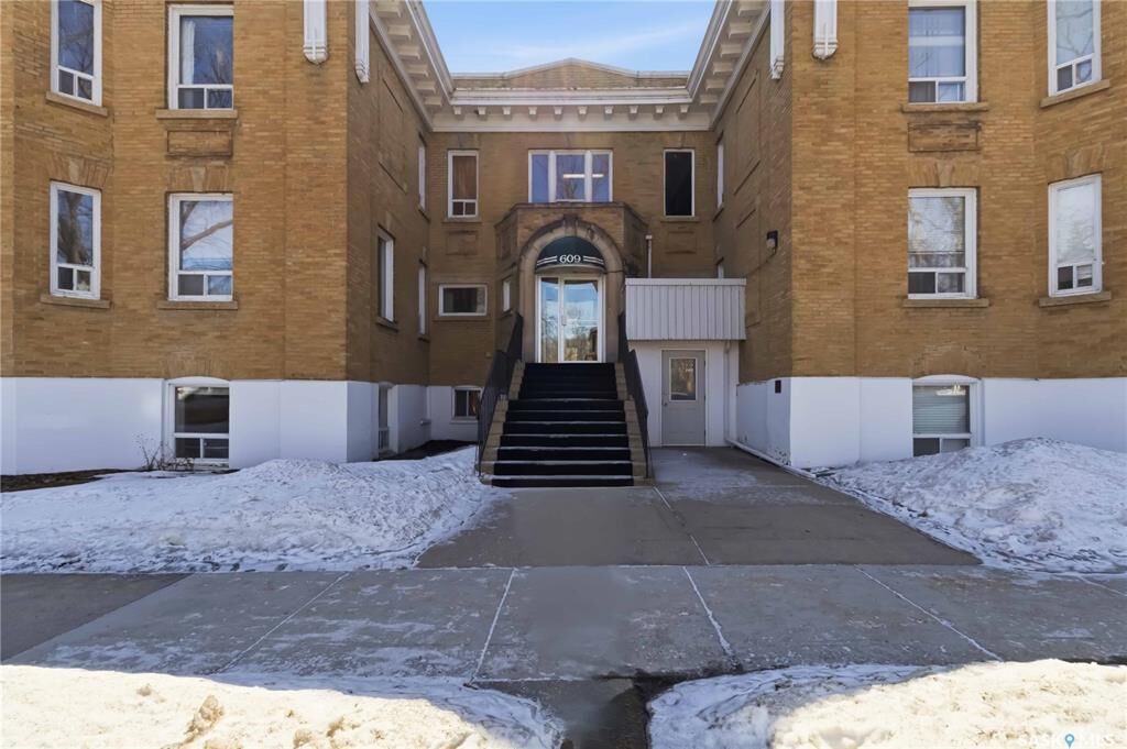 Property Photo:  609 King Street 103  SK S7K 0N4 