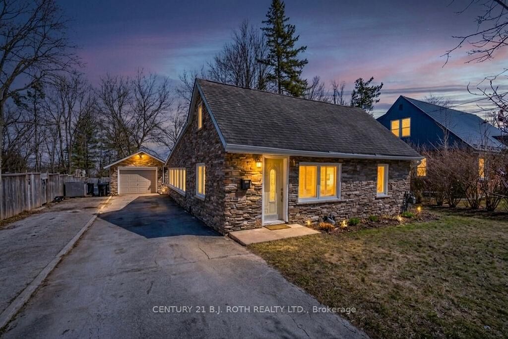 Photo de la propriété:  45 Grove Street W  ON L4N 1M6 
