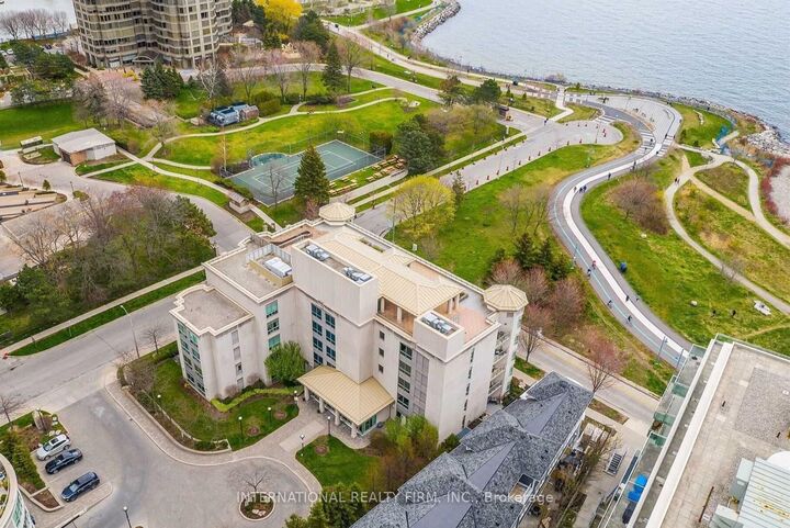 Property Photo:  80 Palace Pier Court Ph502  ON M8V 4C1 