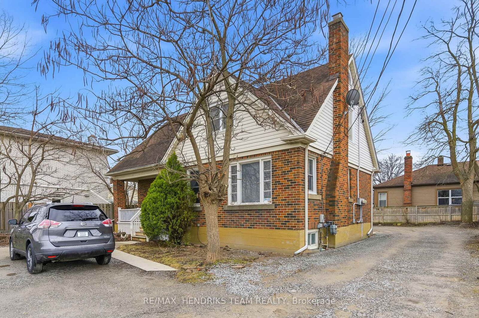 Property Photo: 140 Eastchester Avenue ON L2P 2Z4