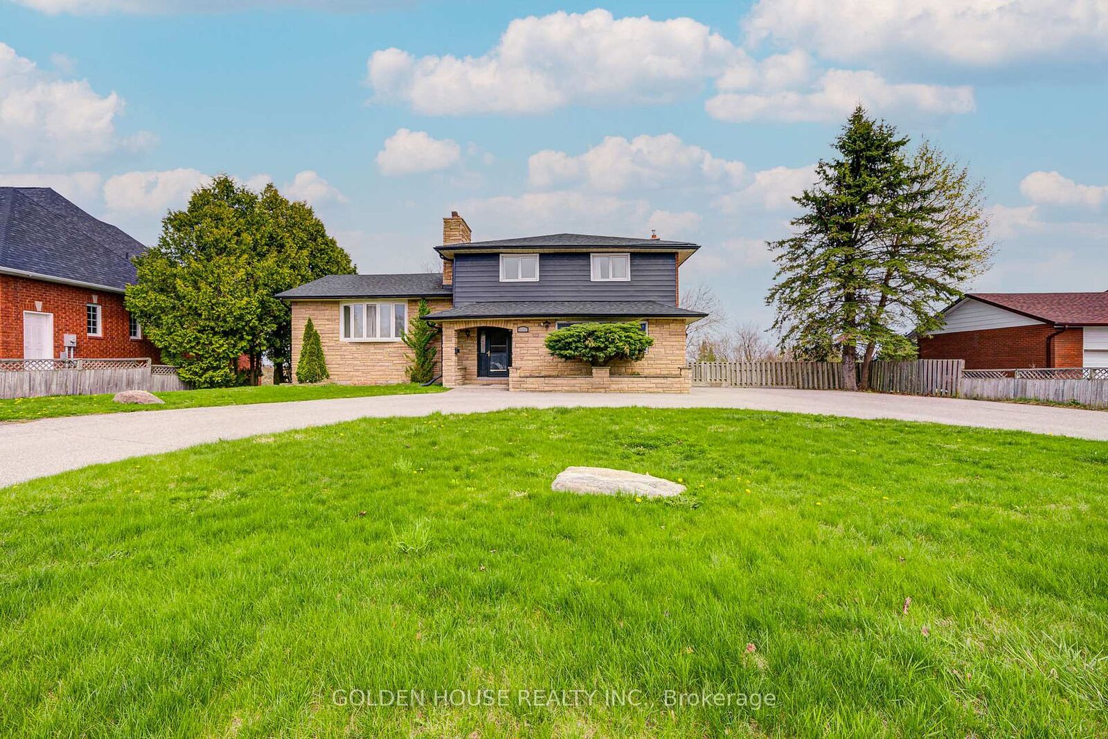 Property Photo: 53 West Park Heights ON L4P 3T9