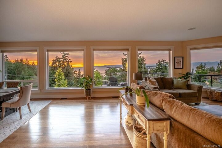 Property Photo: 3182 Dolphin Dr BC V9P 9J2