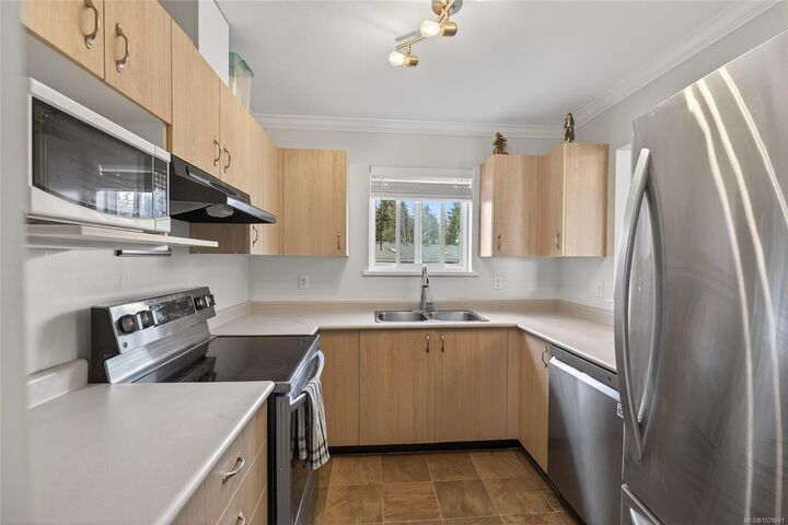 840 Braidwood Rd #401 — photo 1