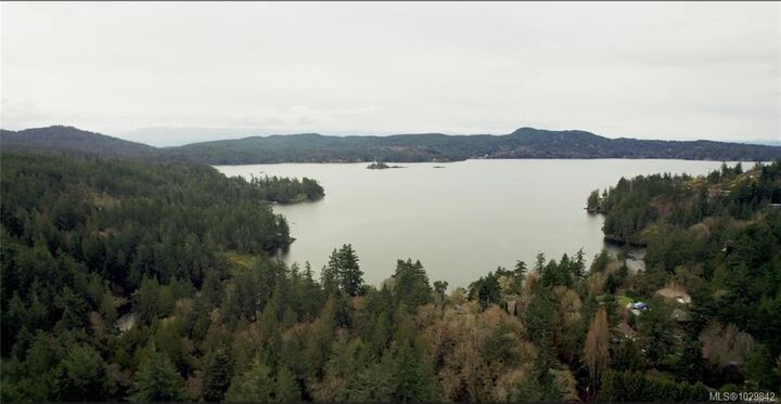 Photo de la propriété:  3025 Manzer Rd  BC V9Z 0C9 