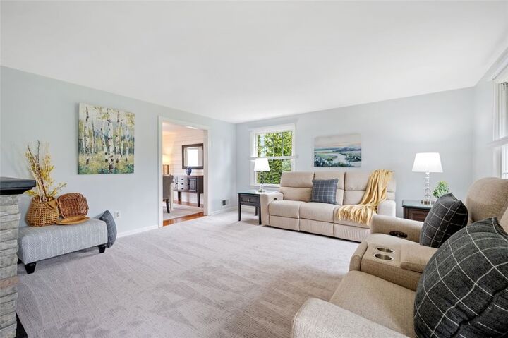 Property Photo:  1587 Ashlawn Dr  PA 15241 