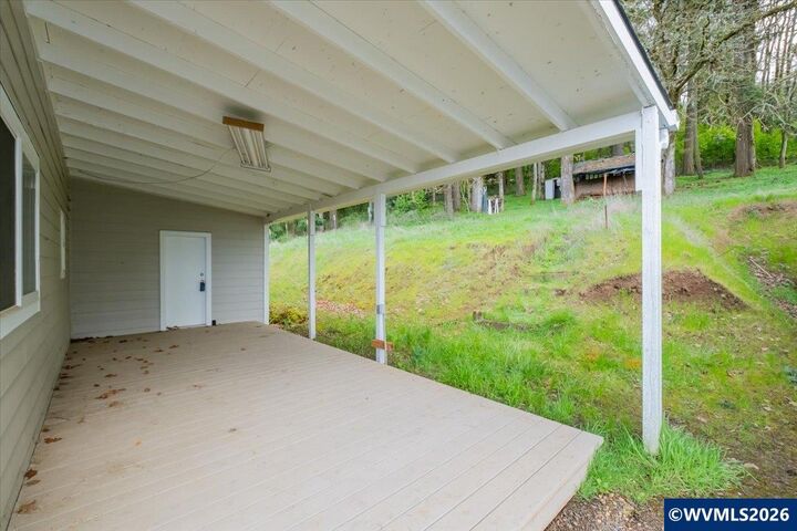 Property Photo:  38611 Century Dr NE  OR 97322 