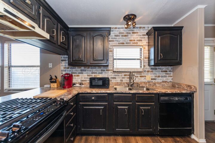 Property Photo: 935 Sierra Drive TX 79065-2721