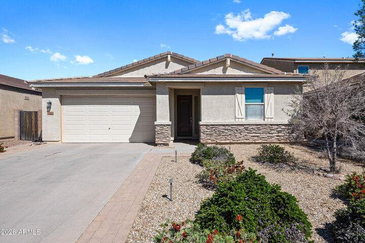 Property Photo: 624 W Blue Ridge Drive AZ 85140