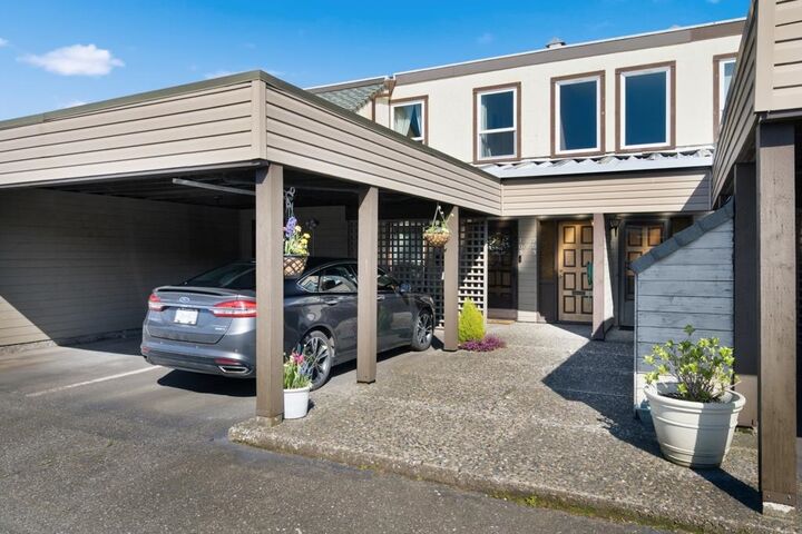 Property Photo: 45875 Cheam Avenue 203 BC V2P 1N7