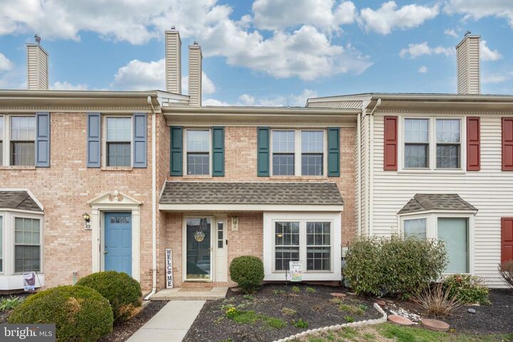 Property Photo:  420 Oaktree Court  PA 19464 