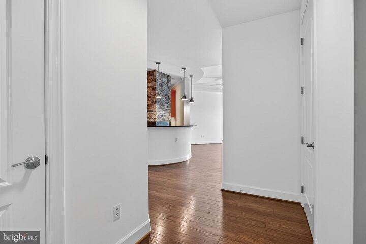 Property Photo:  1915 Towne Centre Boulevard 513  MD 21401 