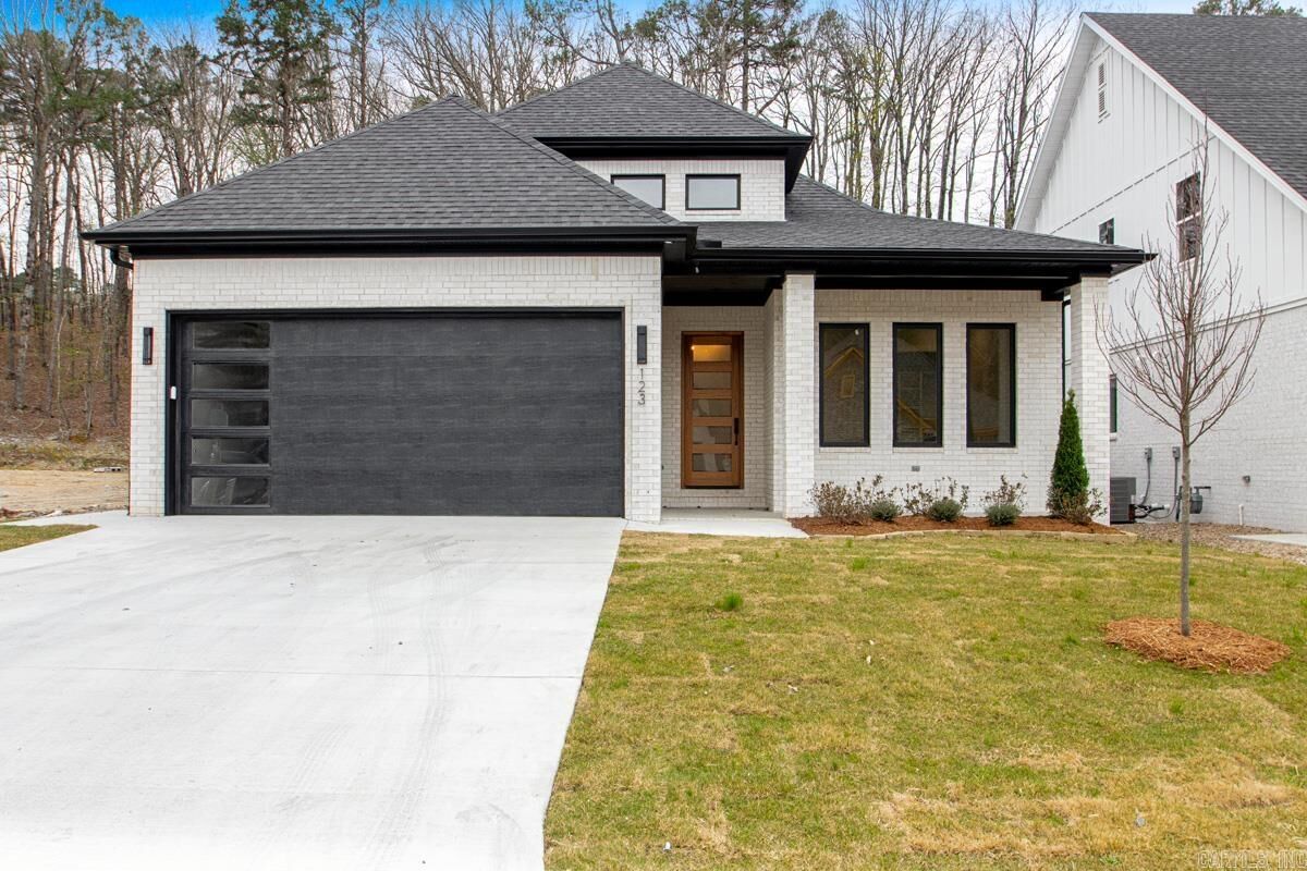 Property Photo: 123 Kinley Loop AR 72223-0123