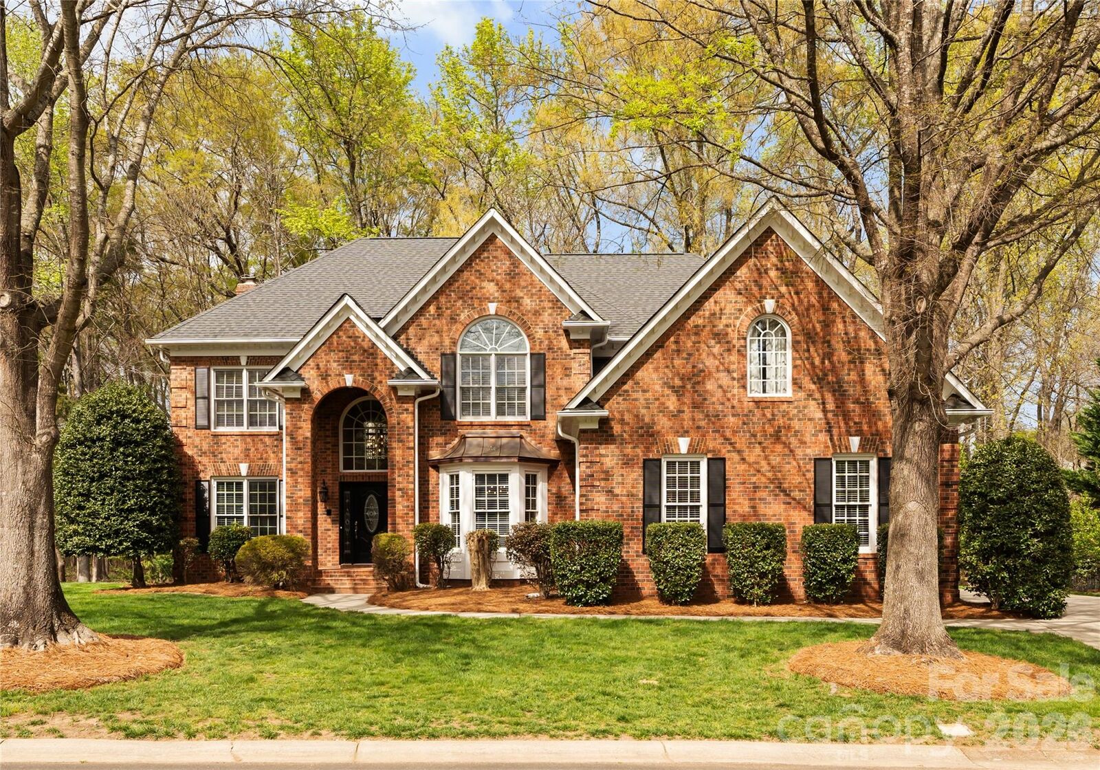 Property Photo: 6612 Saunton Court NC 28277