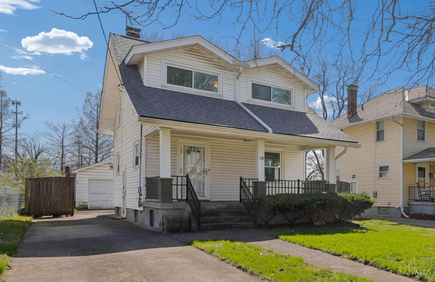 Property Photo: 19 Parkway Avenue OH 45216