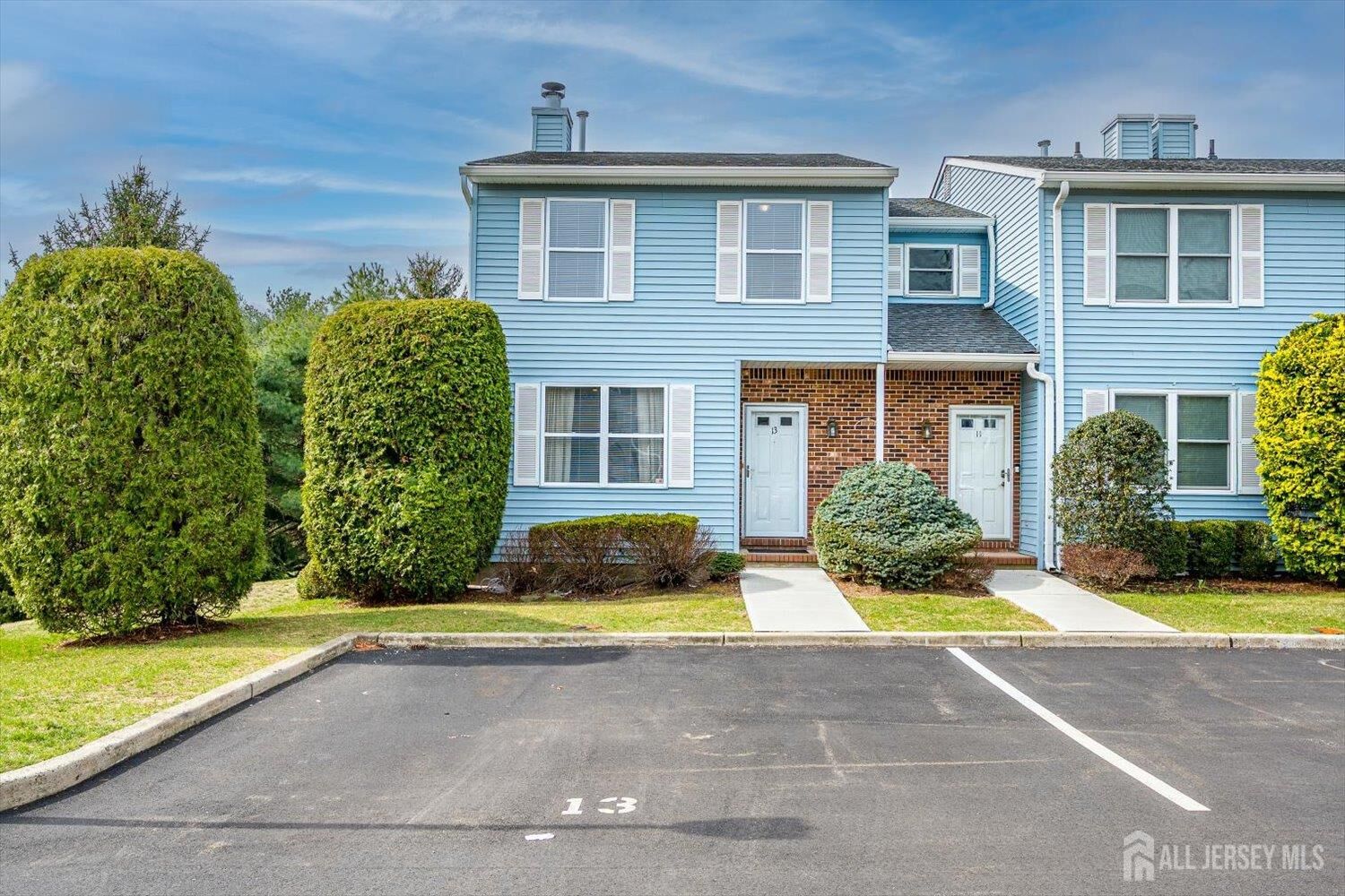 Property Photo:  13 Peachtree Lane  NJ 08831 