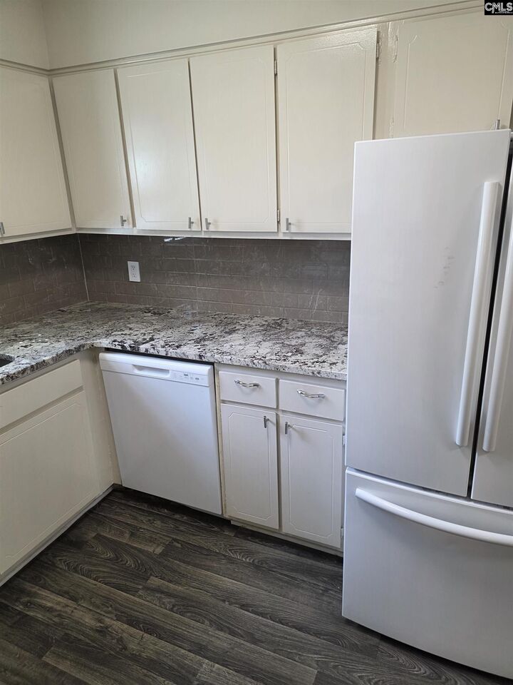 Property Photo:  116 Chateau Deville H  SC 29206 