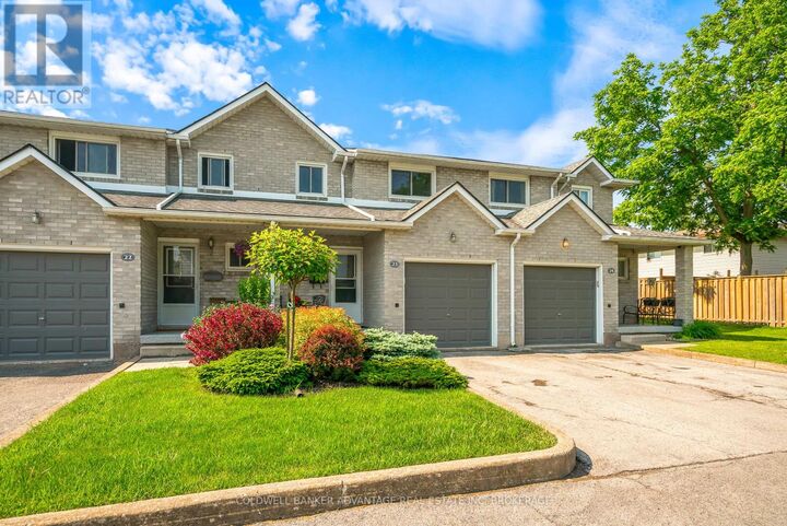 Property Photo:  125 Woodlawn Road 23  ON L3C 7B5 