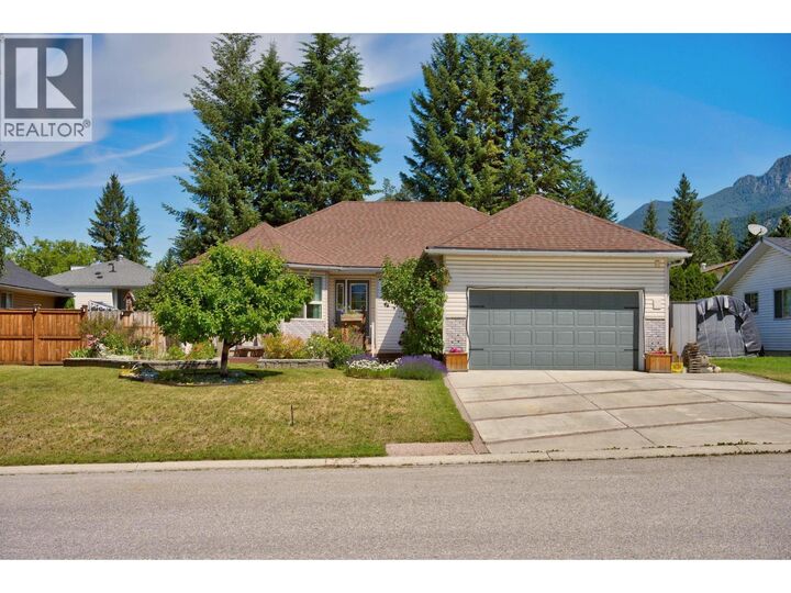 Property Photo: 1505 Cedar Street BC V0A 1H6