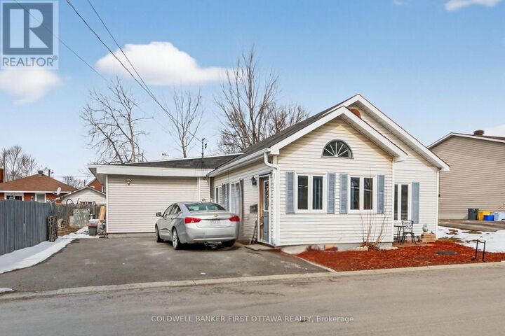 Property Photo: 133 Antrim Street ON K7C 1A6
