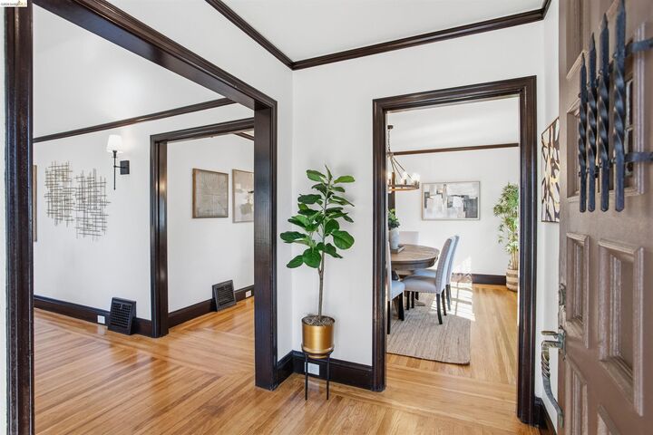 Property Photo:  2900 Sheffield Ave  CA 94602 