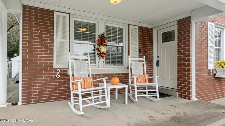 Property Photo: 2438 Bradley Ave KY 40217