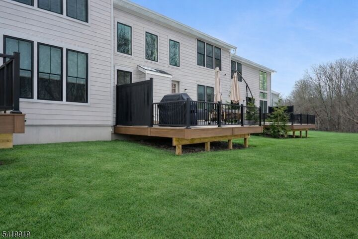 Property Photo:  27 Brambling Road Carriages  NJ 07922 