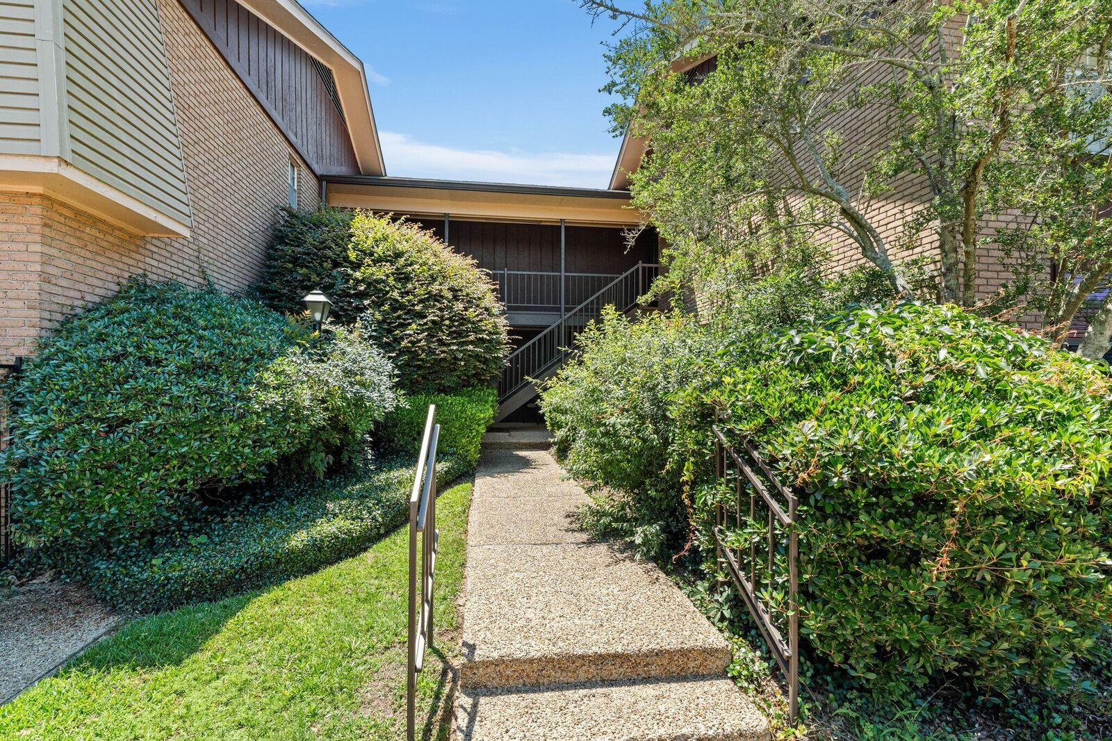 Property Photo:  2900 Lincoln #8  MS 39402 