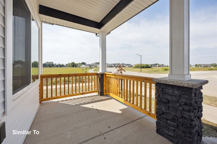Property Photo:  920 Sawgrass Drive  IA 50211 
