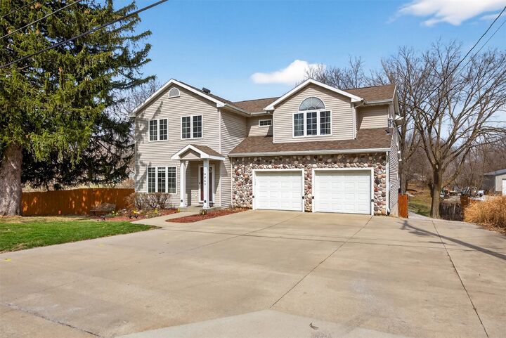 Property Photo: 4865 Meredith Drive IA 50310