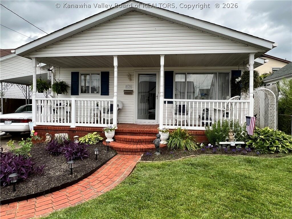 Property Photo:  919 9th Street  WV 25143 