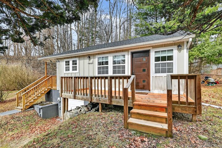 Property Photo:  7 Fayer Court  NY 12790 