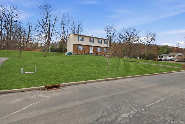 Property Photo:  62 Woodland Road  NY 10930 