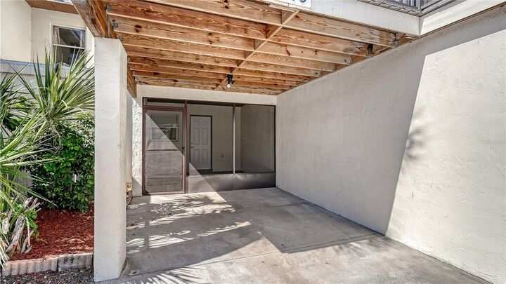 Property Photo:  3310 Ramblewood Place  FL 34237 