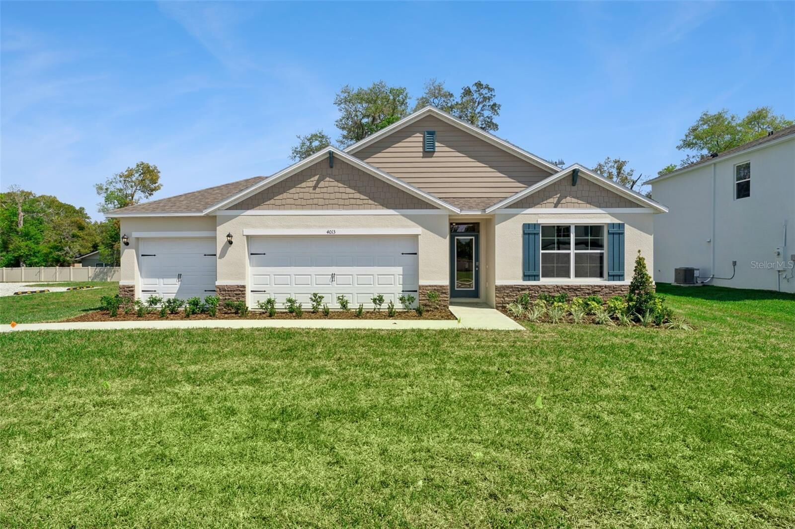 Property Photo: 4033 Bradbury Way FL 32773