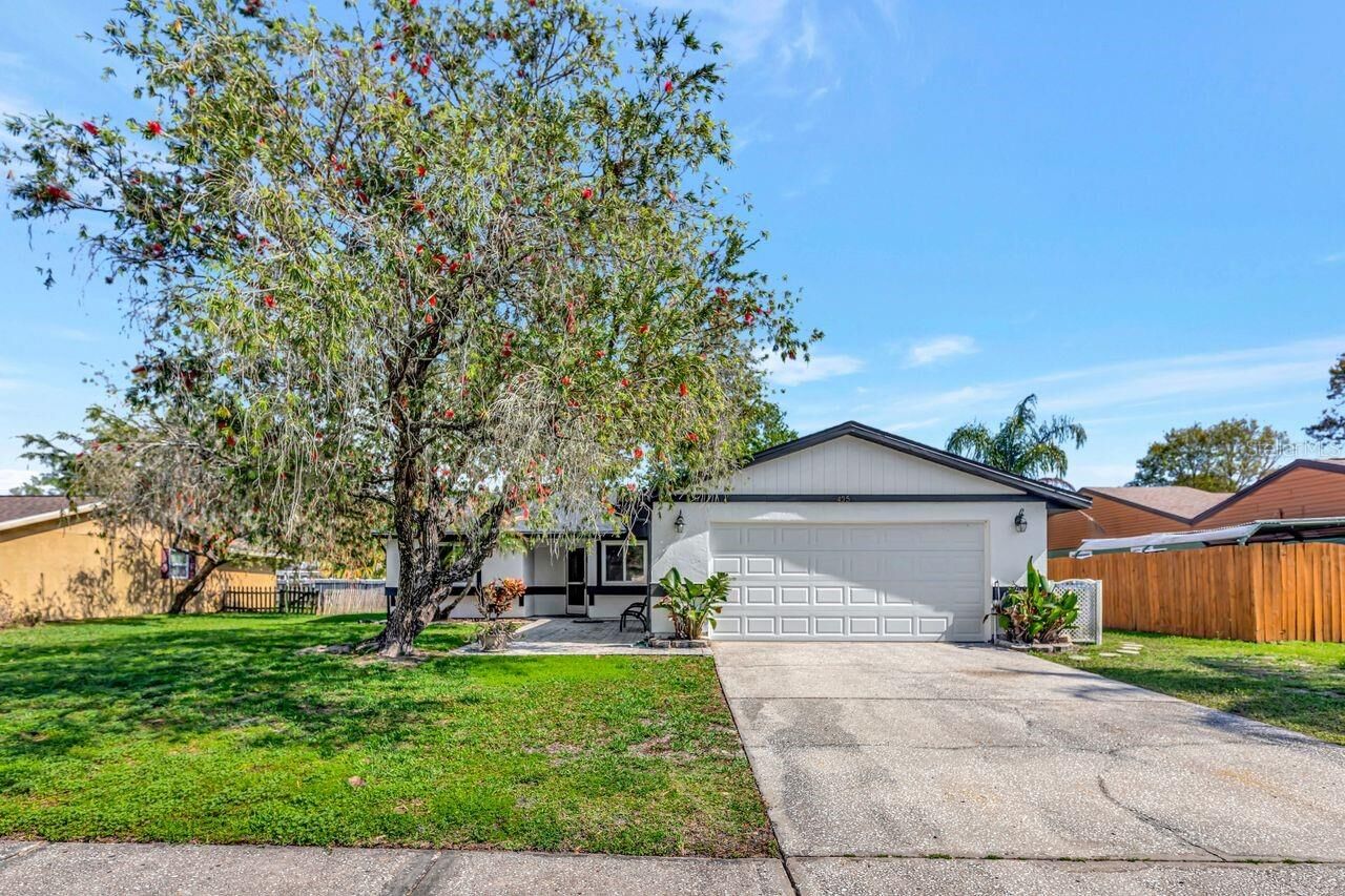 Property Photo: 435 Lakeview Drive FL 34677